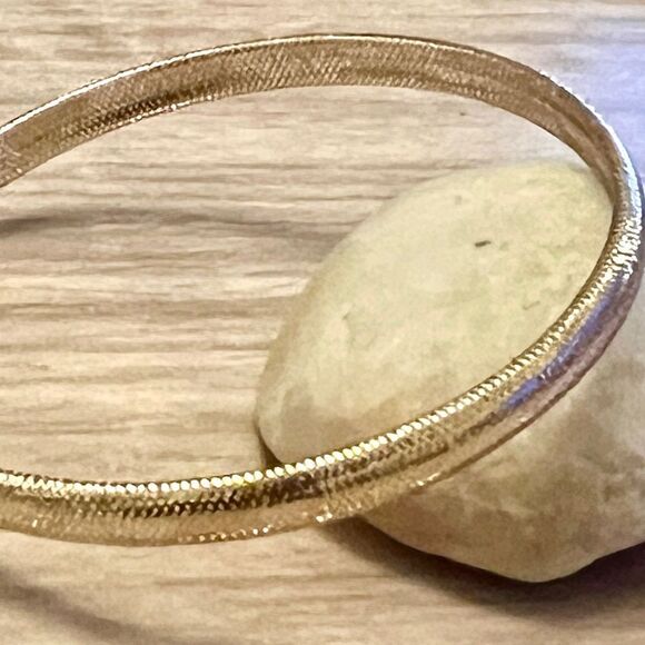 The Wholesale Jewelers 10k Gold Stretch Mesh Bracelet - Picture 7 of 10